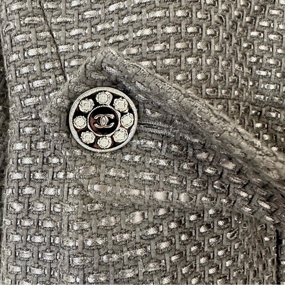 CHANEL women coat size 46FR or 12US Authentic Retail 6500$ - Picture 6 of 15